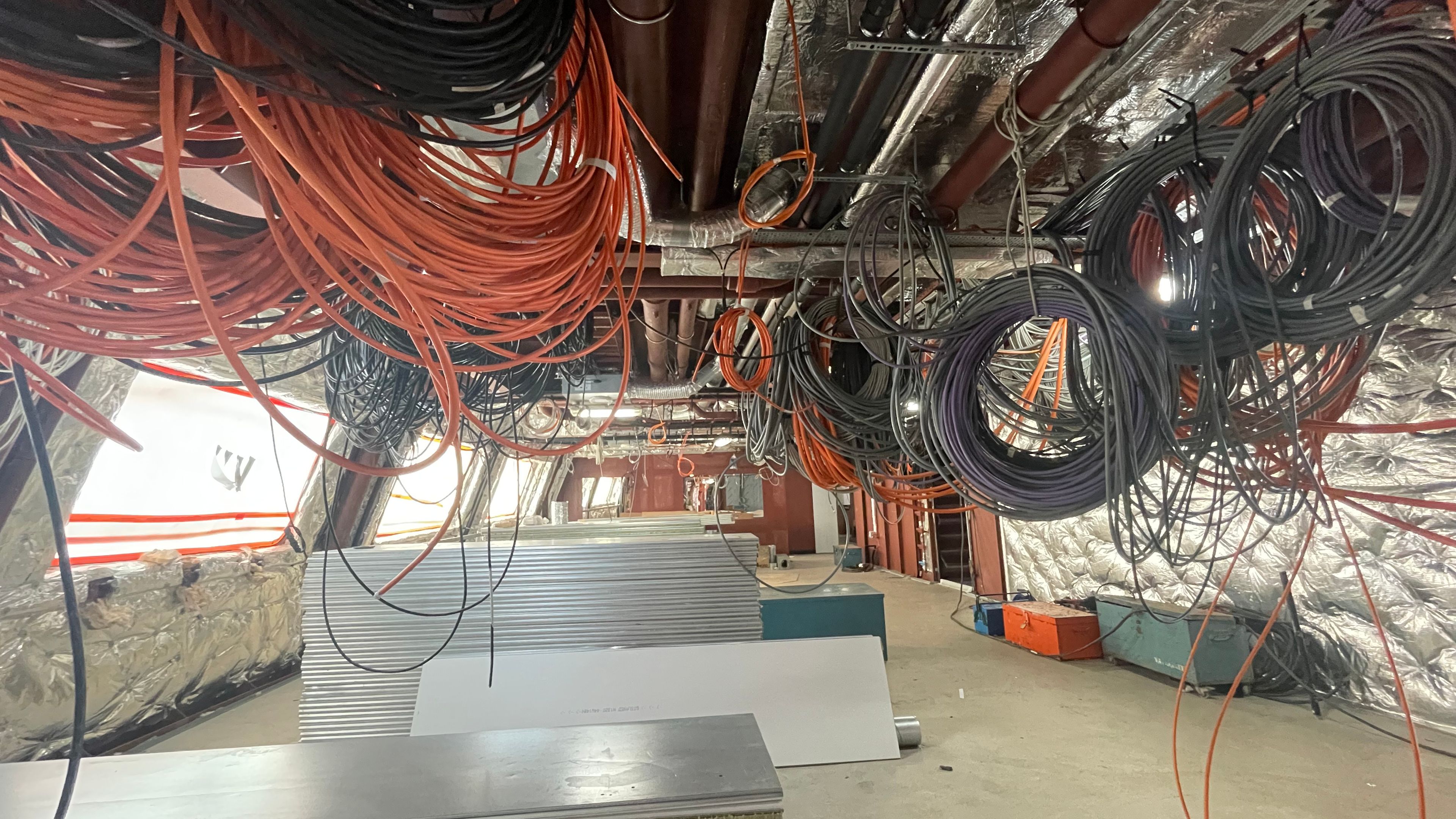 Photo of cables of the future messroom of the research vessel Anna Weber van-Bosse in Vigo